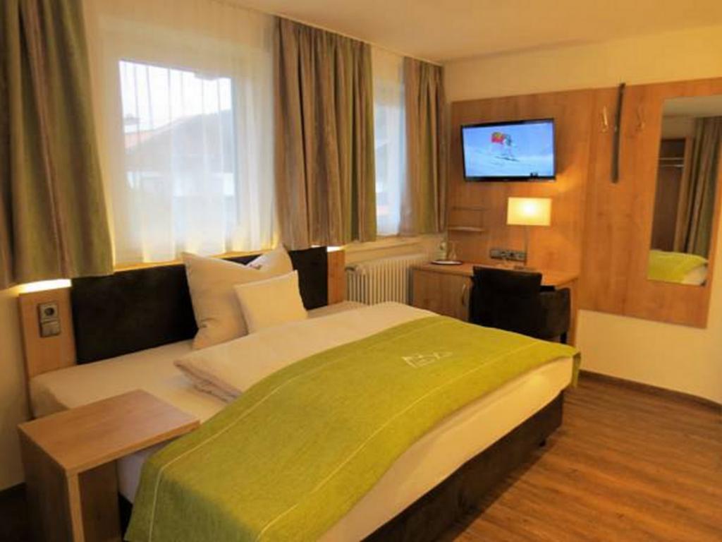 Hotel Alp Inn - Chiemgaukarte Inclusive Ruhpolding Bagian luar foto