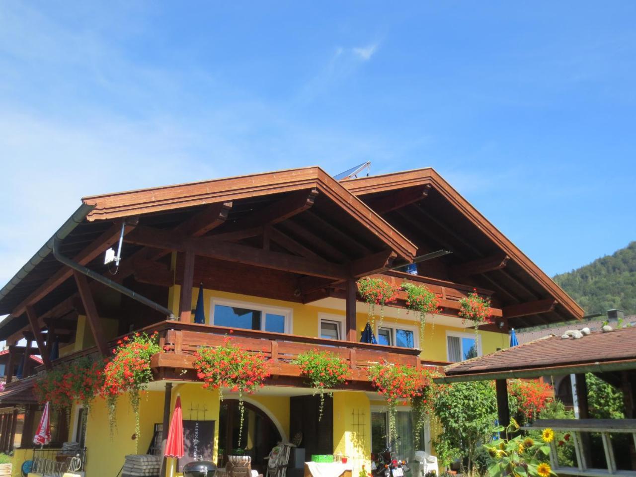 Hotel Alp Inn - Chiemgaukarte Inclusive Ruhpolding Bagian luar foto