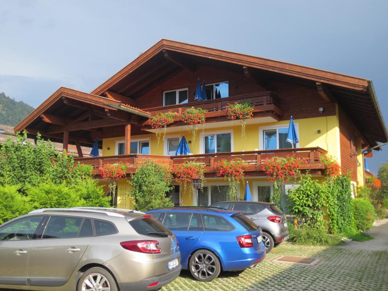 Hotel Alp Inn - Chiemgaukarte Inclusive Ruhpolding Bagian luar foto